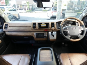 ハイエースバンディーゼル4WD　アースカラーパッケージ：アーバンカーキ