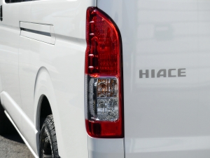 ハイエースバン1オーナー　4WD