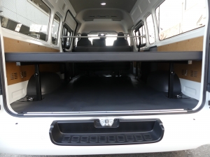 ハイエースバン1オーナー　4WD