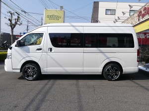 ハイエースバン1オーナー　4WD
