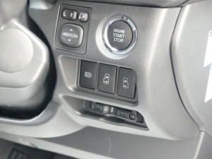 ハイエースバン新車アウトレット特別仕様ダークプライムS　ディーゼル4WD