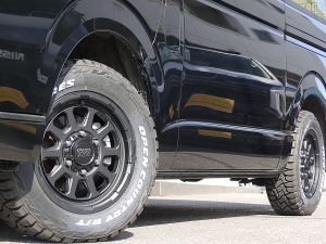 ハイエースバン特別仕様ダークプライムS　ディーゼル4WD