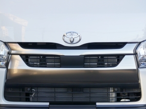 ハイエースバン特別仕様ダークプライムS　ディーゼル4WD