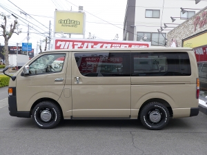 ハイエースバンアースカラーパッケージ　丸目フロントフェイス