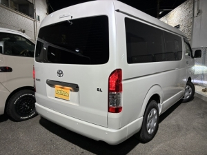 ハイエースワゴンFD-BOX新型　内装架装　車中泊
