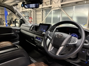 ハイエースワゴンFD-BOX新型　内装架装　車中泊