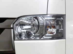 ハイエースバン特別仕様ダークプライムS　ディーゼル4WD