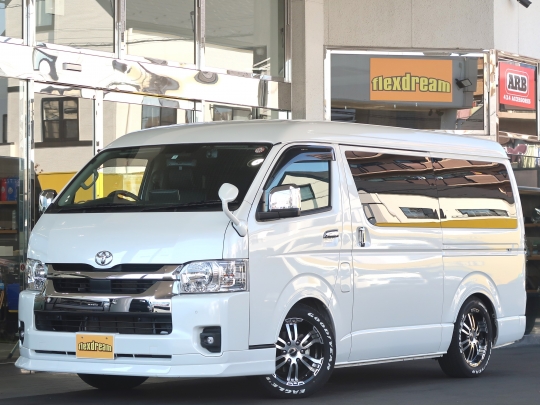 ハイエースＷ現行モデル中古車　内装架装