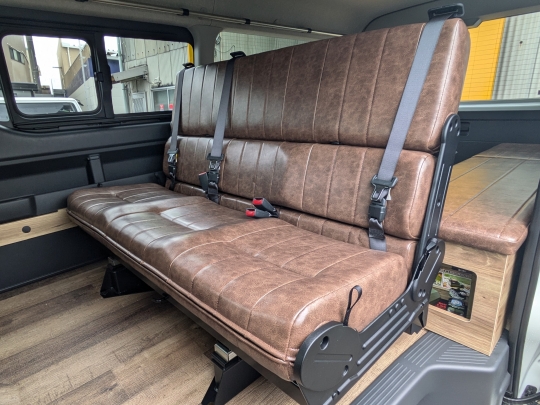 ハイエースＷ新車コンプリート　FD-BOX W09 FWi立体シート