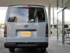 ハイエースバン中古車　丸目　セメントグレー