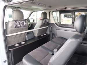 ハイエースバン中古車　丸目　セメントグレー