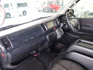ハイエースバン中古車　丸目　セメントグレー