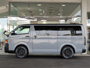 ハイエースバン中古車　丸目　セメントグレー