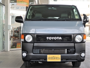 ハイエースバン中古車　丸目　セメントグレー