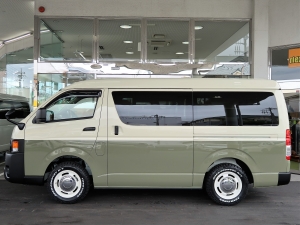 ハイエースワゴン１０人乗り　車中泊　家族旅行