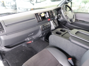 ハイエースバン新車一部改良後　ディーゼル四駆