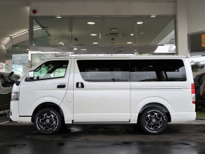 ハイエースバン新車一部改良後　ディーゼル四駆