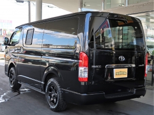 ハイエースバンディーゼル4WD　丸目カスタム　ネオクラシック