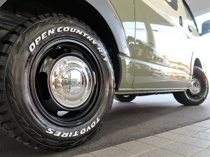 ハイエースバンディーゼル4WD　丸目カスタム　ネオクラシック
