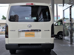 ハイエースバンディーゼル4WD　丸目カスタム　ネオクラシック