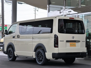 ハイエースバンディーゼル4WD　丸目カスタム　ネオクラシック