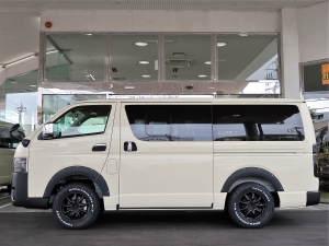ハイエースバンディーゼル4WD　丸目カスタム　ネオクラシック