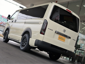 ハイエースバンディーゼル4WD　丸目カスタム　ネオクラシック