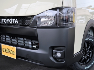 ハイエースバンディーゼル4WD　丸目カスタム　ネオクラシック