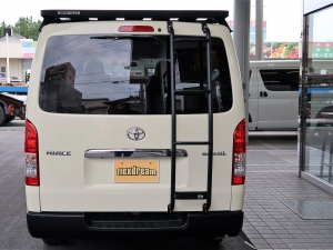 ハイエースバンディーゼル4WD　丸目カスタム　ネオクラシック