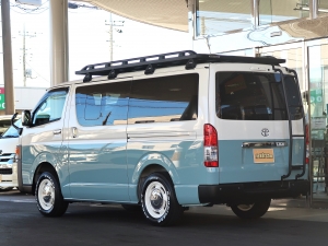 ハイエースバンディーゼル4WD　丸目カスタム　ネオクラシック