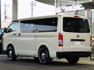 ハイエースバンディーゼル4WD　丸目カスタム　ネオクラシック