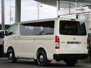ハイエースバンディーゼル4WD　丸目カスタム　ネオクラシック