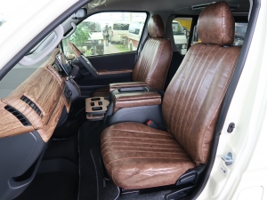 ハイエースバンディーゼル4WD　丸目カスタム　ネオクラシック