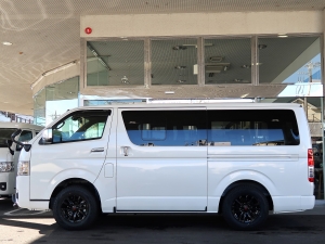 ハイエースバン新車一部改良後　ディーゼル四駆