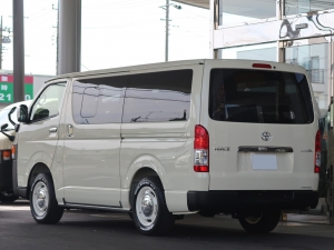 ハイエースバンディーゼル4WD　丸目カスタム　ネオクラシック