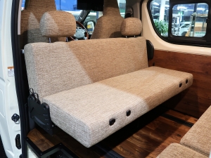 ハイエースバンヴァンライフ　vanlife　内装ウッド