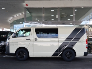 ハイエースバンヴァンライフ　vanlife　内装ウッド