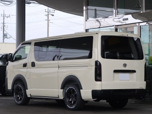 ハイエースバンディーゼル4WD　丸目カスタム　ネオクラシック