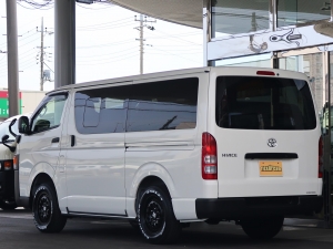 ハイエースバンDX　4WD　ディーゼル　丸目
