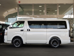 ハイエースバン新車一部改良後　ディーゼル四駆