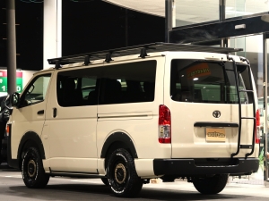 ハイエースバンディーゼル4WD　丸目カスタム　ネオクラシック