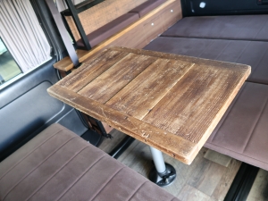 ハイエースバン車中泊　バンライフ　VANLIFE　OVERLANDER