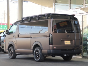 ハイエースバン車中泊　バンライフ　VANLIFE　OVERLANDER