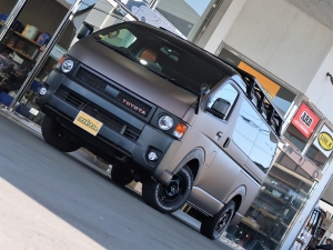 ハイエースバン車中泊　バンライフ　VANLIFE　OVERLANDER