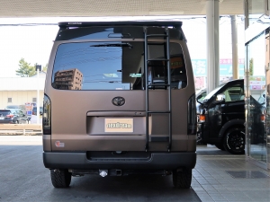 ハイエースバン車中泊　バンライフ　VANLIFE　OVERLANDER