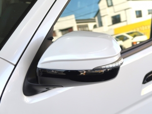 ハイエースバン5型厳選中古車　内外装フルカスタム