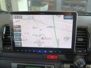 ハイエースバン5型厳選中古車　内外装フルカスタム