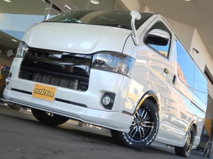 ハイエースバン5型厳選中古車　内外装フルカスタム