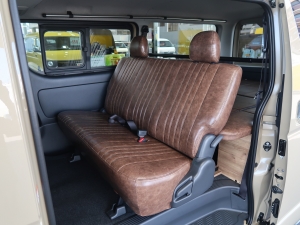 ハイエースバン丸目カスタム　アースカラーパッケージ４Ｖ６ベージュ