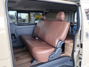 ハイエースバン丸目カスタム　アースカラーパッケージ４Ｖ６ベージュ